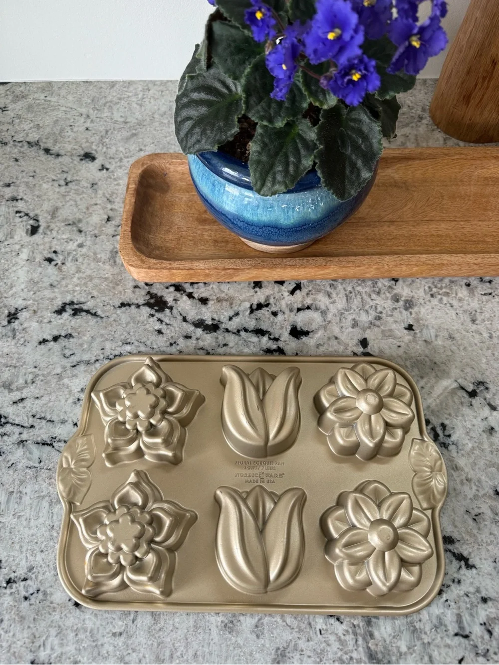 Nordic Ware Gold Floral Bouquet Pan